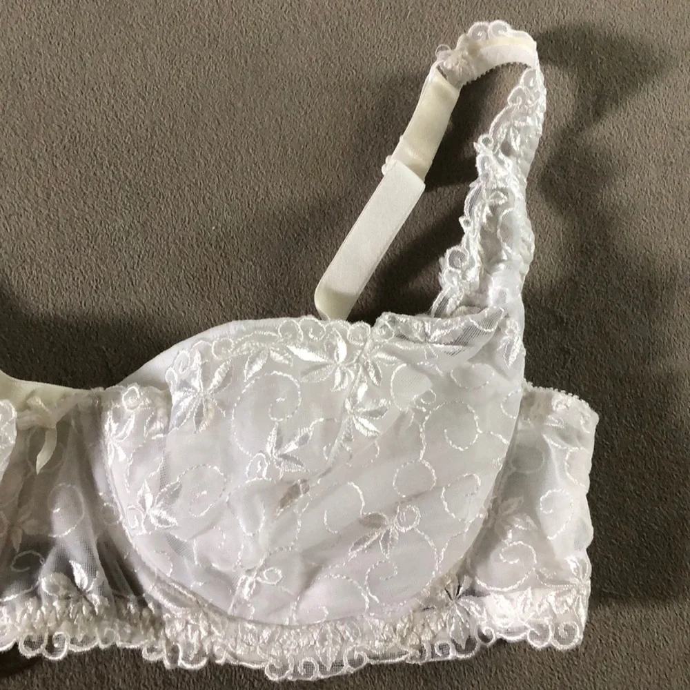 Fashion Bug Bra Women's size 36D White Lace Underwire‎ Padded